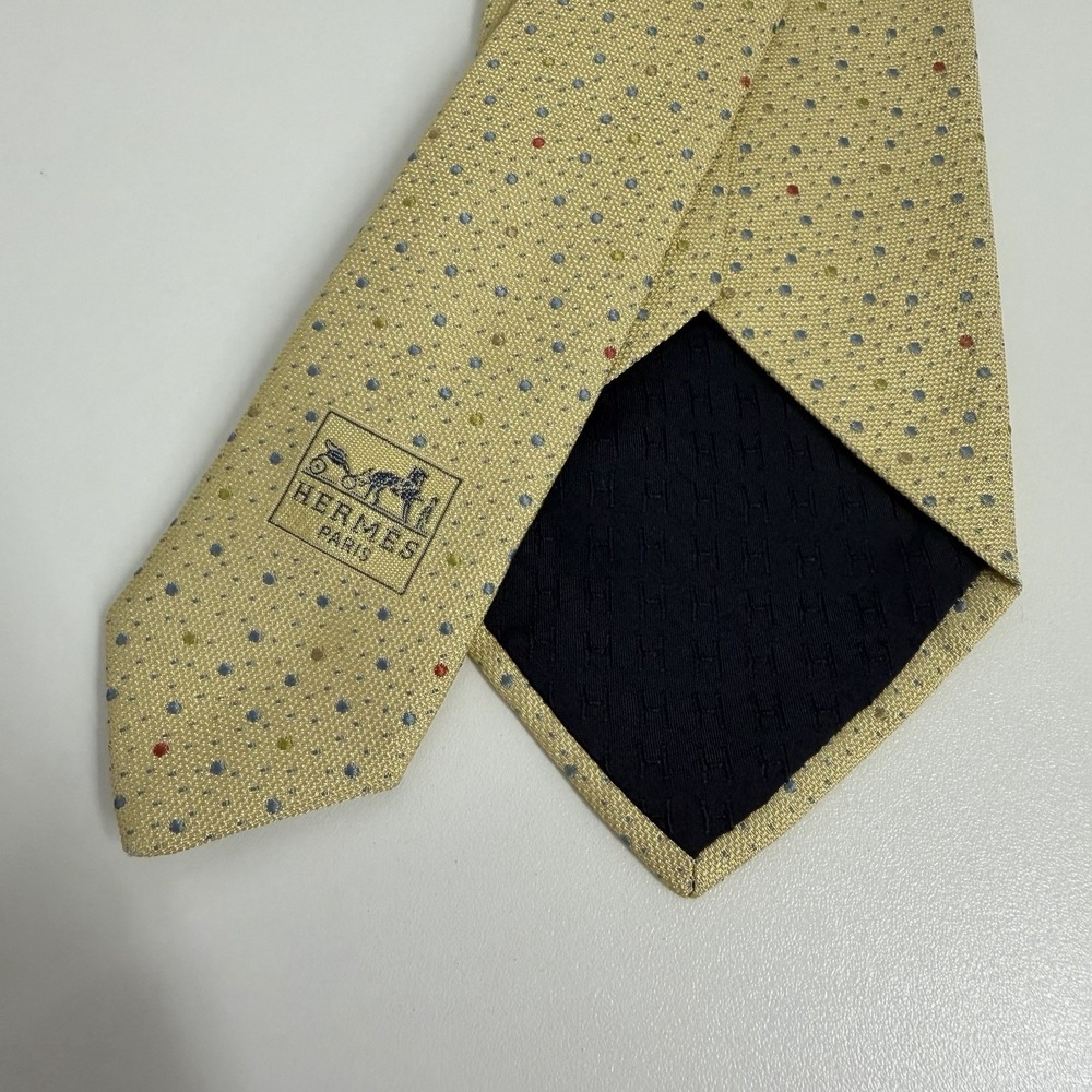 Hermes Men's Tie Yellow Polka Dot Woven Silk France 3.5" (W) x 60.5" (L) euc - Picture 4 of 7